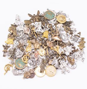 200 Gramas Vintage Silver Color Bronze Gold Mixed Lot Mix Charms Pinging Pingente para Brincho de Bracelete Jóias Diy Jóias Fazendo2086671