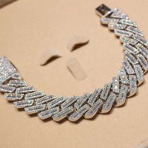 Hip Hop Bust Down Jewelry 20mm Iced Out Baguette Moissanite Cuban Link Armband för män