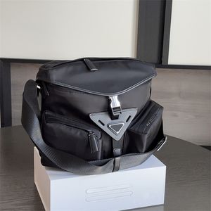 Designer Cross Body Bags Chest Bags Fashion Women Mens Bumbag Nylon Messenger Bag Fanny Pack Classic Belt Bag Workwear Style Commuting