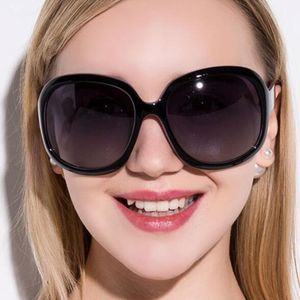 Mode große Sonnenbrille für Frauen Designer Sonnenbrille hübsche weibliche übergroße Outdoor -Fahrt UV400 Sonnenbrille mit Fällen online 2230