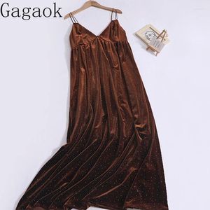 Casual Dresses Gagaok Camisole Dress Women French Retro V-neck Autumn Winter Style Inner Outer Wear Velvet Dots Elegant Waistband Vestidos