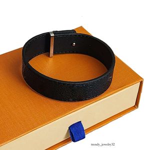 أساور مصممة العلامة التجارية للرجال والنساء الأساور للنساء للجنسين للمجوهرات الذهب Sier Aolly Buckle Leather مع صندوق