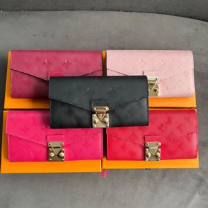 Kvinnors rosa långa plånbok Mens designer plånböcker Korthållare metall hasp mynt pursar lyxiga präglade plånböcker läder koppling passhållare handväska kuvert nyckelpåse