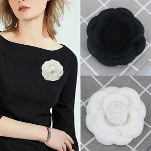 Brosches stora tyg kamellia blommor brosch vit trasa konst lapel stift sjal skjorta corsage mode smycken för kvinnor tillbehör gåva