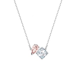 Pescoço para mulher Swarovskis Jewelry Versão de Love Forever With Heart Colar Feminino Swarovski Elemento Cristal Chain Clavicle fêmea fêmea feminina