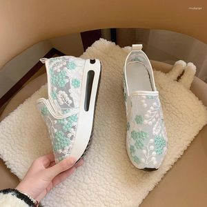 Scarpe casual Altezza del cuneo di lusso femminile aumentando 2024 Sneaker traspiranti con paillettes primaverile