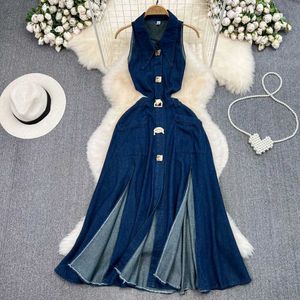 Grundläggande avslappnade klänningar Kvinnor Designer Summer One-Piece Denim Dress med slitsad midja sundress ärmlös mini delad hög midja jeans vestidos q240430