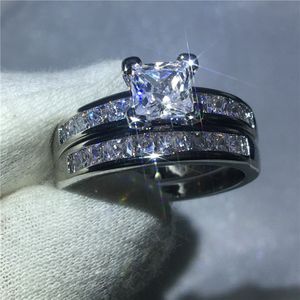 Handgjorda lyxiga kvinnliga smycken Princess Cut 5A Zircon Stone White Gold Filled Engagement Wedding Band Ring Set for Women 232Q