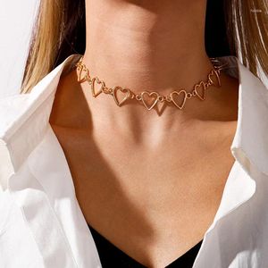 Choker Fashion Heart Necklace For Women rostfritt stål Simple Gothic Hollow Love Collar Halsband Fest smycken Tillbehör