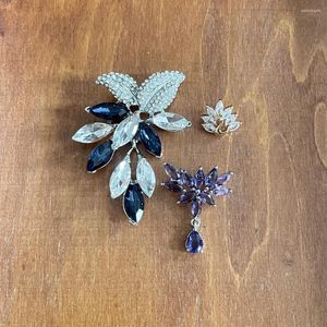 Broşlar Gümrük Satışı 3 PCS/LOT RHINESTONE KADIN FİYAT MODA TEWELRY