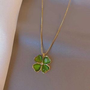 Pendant Necklaces Four leaf clover pendant necklace suitable for women exquisite metal enamel kravik chain cute wedding party jewelry gift Q240430