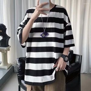 Men's T Shirts Men And Women Summer Street Striped T-shirt With Soft Fabric College Style Short-sleeved Oversized