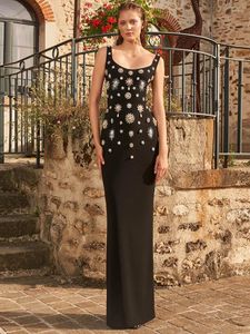 Sukienki swobodne Wysokiej jakości ręcznie robiono kryształowa kamizelka kryształowa czarna długość podłogi maxi długość dla kobiet sukienki na przyjęcie weselne 2024