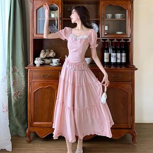 Abiti da lavoro 2024 Summer Pink Skirt Set Women Women Elegant French Bubble Short Short Top a 2 pezzi a 2 pezzi con catena di vita