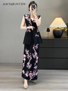 Çalışma Elbiseleri Avrupa Malları Üst düzey iş kıyafetleri bahar Çin moda retro çiçek işlemeli yelek A-line etek iki parçalı setler