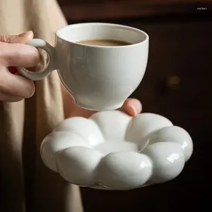 Керамическая чашка с водяной чашкой для кружки