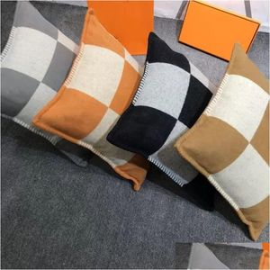 Cushion/Decorative Pillow Designer Pillows Decorative Throw Luxury Fashion Vintage Fleece Pillowcase Er Case Ers Wool Pillowcases Sofa Otfkf