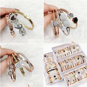 Braccialetti di braccialetti di bracciale in acciaio inossidabile di lusso alla moda di lusso trendy/10 pezzi di bracciale per donne che femminile