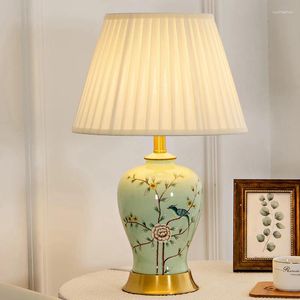 테이블 램프 현대 단순한 녹색 꽃과 새 세라믹 램프 침실 거실 침대 옆 옆 옆 낭만적 인 따뜻함