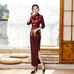 Ubranie etniczne Trzy czwarte rękawie Złote Velvet Cequine Cheongsam Spring i jesienne wydrukowane czerwone duże rozmiary Długie chińskie sukienka Qipao