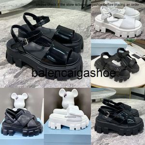 pradshoes gummi prades designer sandaler sandal kvinnor monolit sandal modeplattform glider klassiker tofflor retro strand loafers bred solid sandal