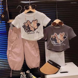 Bekleidungssets kurzärmelige Mädchenanzug 2024 Sommer Stilvoller Cartoon-Druck geschnittener Stil White Grey T-Shirt Pink Hosen Welpe Muster