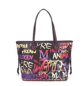 2024 Mulheres Lady Sport Outdoor Day Packs Casual Fashion Graffiti Carta de impressão de verão bolsa de bolsa de bolsa colorida Tamanho colorido 33x14x27cm