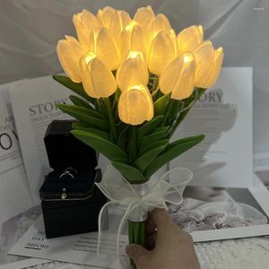 Tischlampen wiederaufladbare kleine Schreibtischlampe Batterie angetriebene Tulpen Künstliche Licht IP65 wasserdichte Blumen Nacht für Schlafzimmerleben