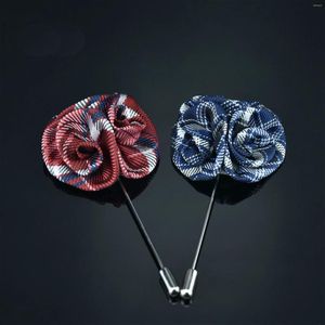 Brosches 21 st/parti Mens Elegant Triple Rose Flowel Lapel Pins Wedding Boutonniere