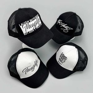 Caps de bola Graffiti Hip Hop Carta impressa Hats de beisebol Novos homens homens mulheres colada de sol versátil respirável street moda esporte casual tampa T240429