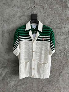 2024 camicia di maglione in giun in giuntura in mttò verde e bianco personalizzato con bottoni di perle e pantaloncini elastici in vita