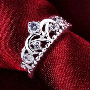 Klusterringar ädla för bröllopskvinnor mode 925 sterling silver smycken krona charms populära gratis frakt fabrikspris R601 H240504
