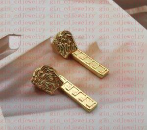 Fashion Designer Earrings V Letter Banshee Head 18K Gold Plated Womens VE22 Charm3463559