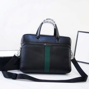 Luxurys Designers Bags Breídas Men Pacote de Negócios Pacote de Laptop Lettering Design Metal Coolé Handbag Capacidade de Mensageiro ombro 284s