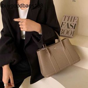 Designer Garden Party Bags 2024 New Hhome Leather Togo Calfskin Commuter Business Handbag Womens stor kapacitet Tote Have Logo DPC9