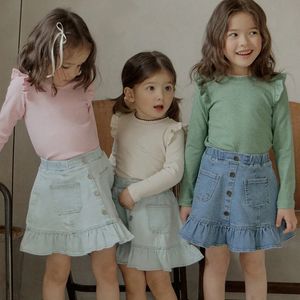Barn klädflickor söt kjol våren 2024 koreansk stil mjuk rufsad denim kjol fickor mode casual barn kjol 240419