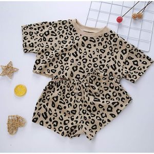 BASCHE BASCHI BAMBINI CHE SIMPARE LEOPARD SET SET T-SHIRT E STRATI PANTANI 2PCS OTTIVI