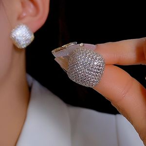 2024 Sparkling Stud Ohrringe Luxusschmuck 925 Sterling Silber Pave Emerald Lab Moissanite CZ Diamond Gemstones Party Eternity Frauen Gold Ohrring Geschenk