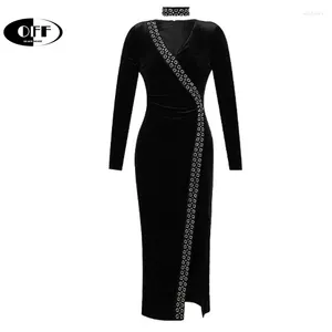 Abiti casual Off Designer Vintage Velvet Bodycon Slim V-Neck Elegant Party Dress Dress Autumn Spring Black Long Sleeve per donne