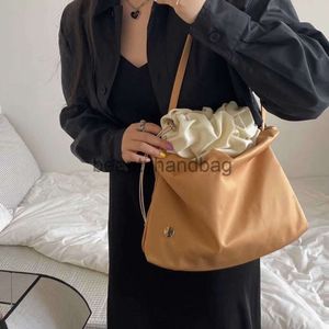 A bolsa de nuvem TR da linha é uma bolsa de nylon leve e preguiçosa de um ombro, com uma bolsa grande que é popular na internet.mesmo novo modelo super popular