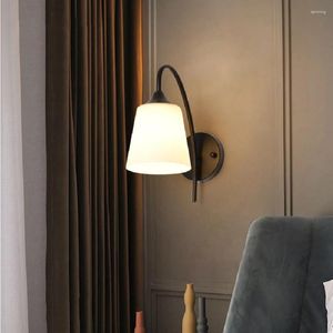 Стеновая лампа современная минималистская мода спальня спальня светодиодная гостиная балкона