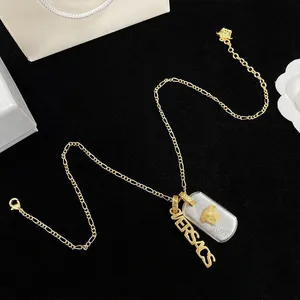 Guldhalsband designer smycken klassisk platina legering rostfritt mode 18k hänge halsband guldpläterad karaktär bokstav halsband s999