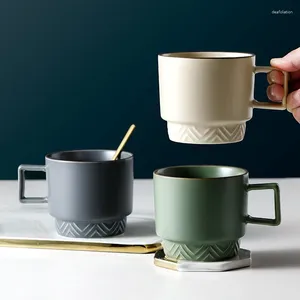 Canecas nórdicas estilos de caneca cerâmica caneca condensada porcecelana xícaras de chá e pires conjuntos de ossos japoneses retrô com copo de colher