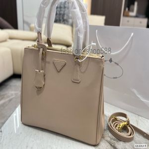 Cross Body Lady Bag Pures Shoulder Luxury Bag Men Designer Fashion Bags Triangle Womens Symbol Totes 286i