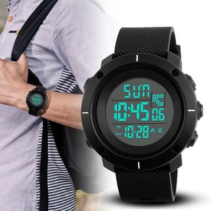 Skmei屋外スポーツウォッチメン多機能クロノグラフ5Bar防水目覚まし時計デジタル時計Reloj Hombre 2022 220p