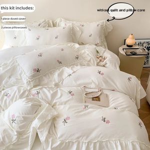 3pcs 장미 자수 이불 커버 세트 1DUVET 2Pillowcase 코어 공주 스타일 레이스 침구 240506