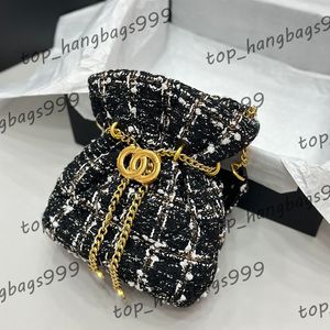 Mini Saco de Bucket de Buckle de esmalte para mulheres com elasticidade ajustável Tecido de lã de lã de lã de lã preto Bolsa Bolsa Bolsa Bolsa Lipstickt Holder 19cm