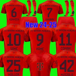 24 25 MUSIALA KANE BAYERN Fußballtrikot SANE 2024 2025 Fußballtrikot GORETZKA GNABRY München Camisa de Futebol Männer Kinder Kits KIMMICH Fans Spielersets