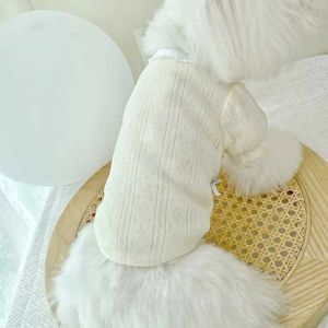 Hundkläder Jacquard Bubble Sleeve Undercoat Pet Teddy VIP Clothing Wholesale Spot Winter kjol Julkläder H240506