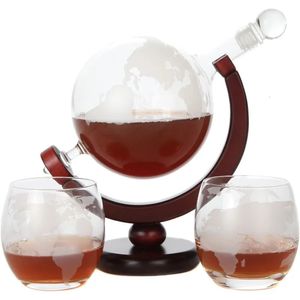 Decanter World Globe Whisky con imbuto da bar in legno finito scuro e 2 occhiali abbinati 850 ml 240429